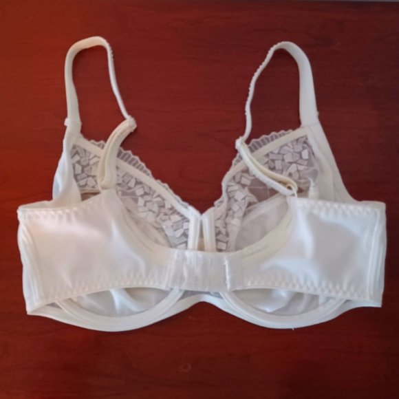New Chantelle Underwire Ruffled Embroidered Mesh Bra 1381 in Ivory 38DD - Picture 8 of 9